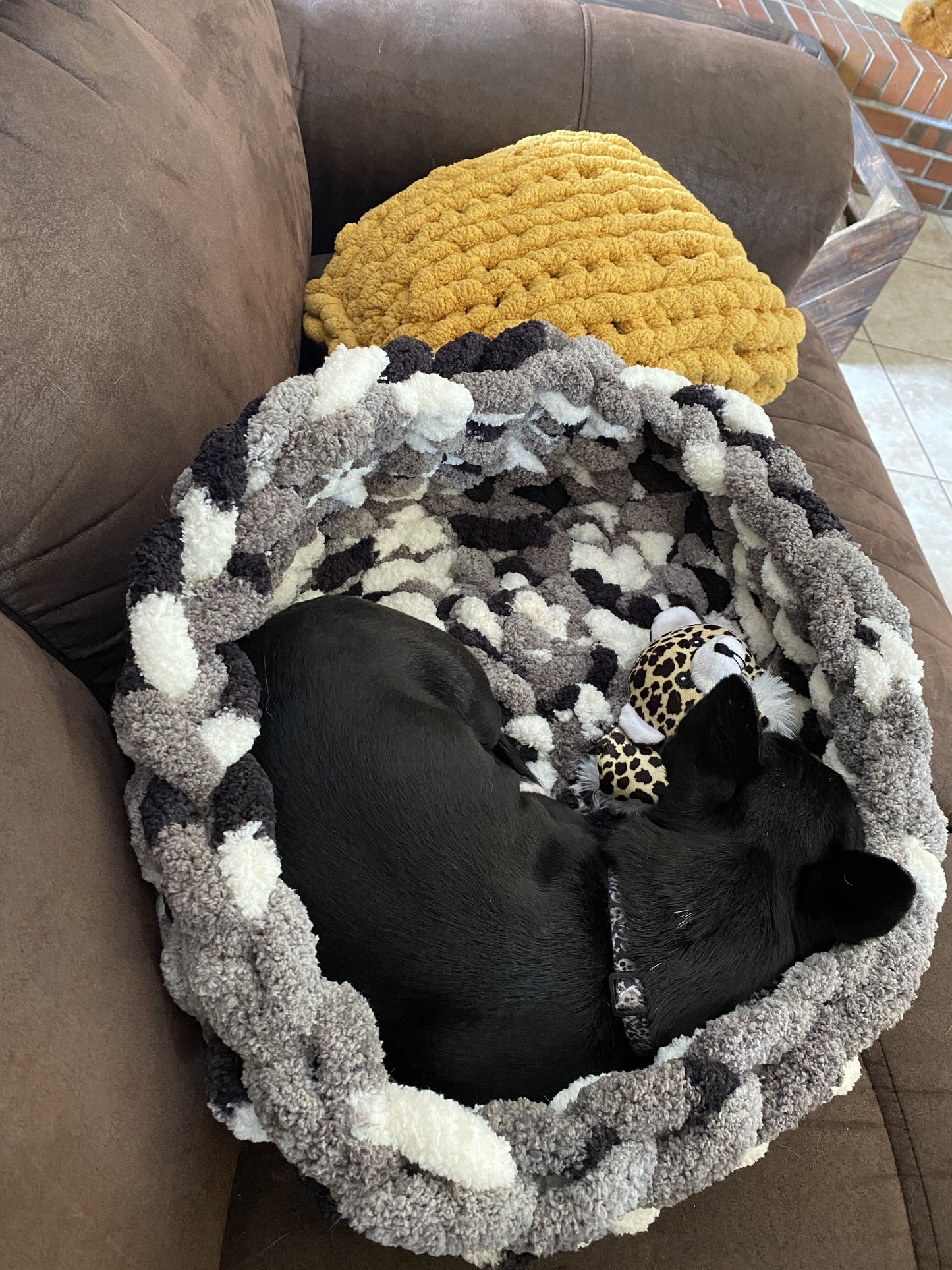 Chunky Knit Pet Beds